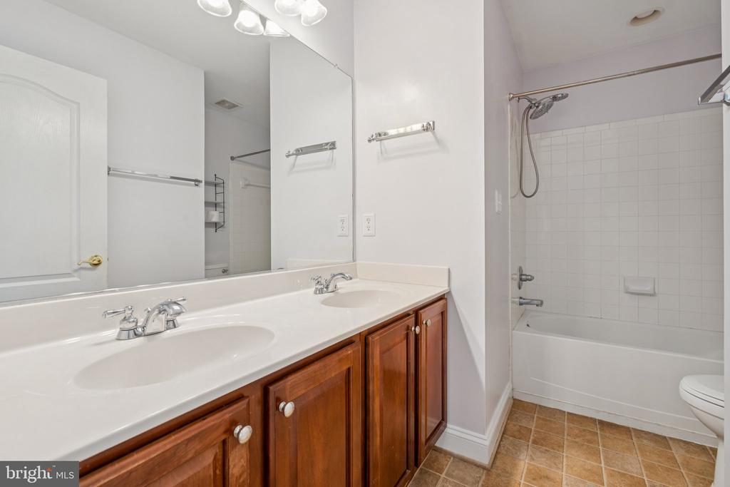 10300 POWDERHORN DR, SPOTSYLVANIA, Virginia 22553, 5 Bedrooms Bedrooms, ,3 BathroomsBathrooms,Residential,BRECKENRIDGE,10300 POWDERHORN DR,VASP2033818 MLS # VASP2033818