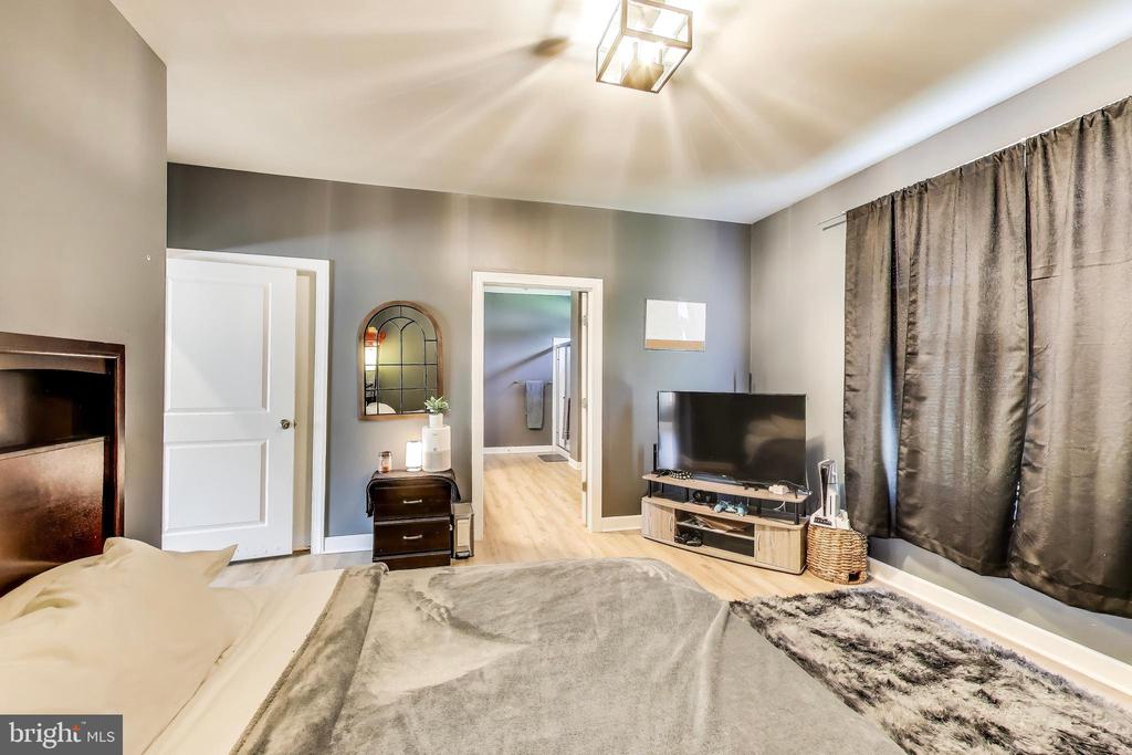 13001 WIPPLE CT, FREDERICKSBURG, Virginia 22407, 6 Bedrooms Bedrooms, ,6 BathroomsBathrooms,Residential,13001 WIPPLE CT,VASP2033910 MLS # VASP2033910