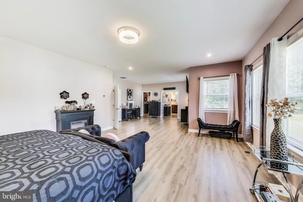13001 WIPPLE CT, FREDERICKSBURG, Virginia 22407, 6 Bedrooms Bedrooms, ,6 BathroomsBathrooms,Residential,13001 WIPPLE CT,VASP2033910 MLS # VASP2033910