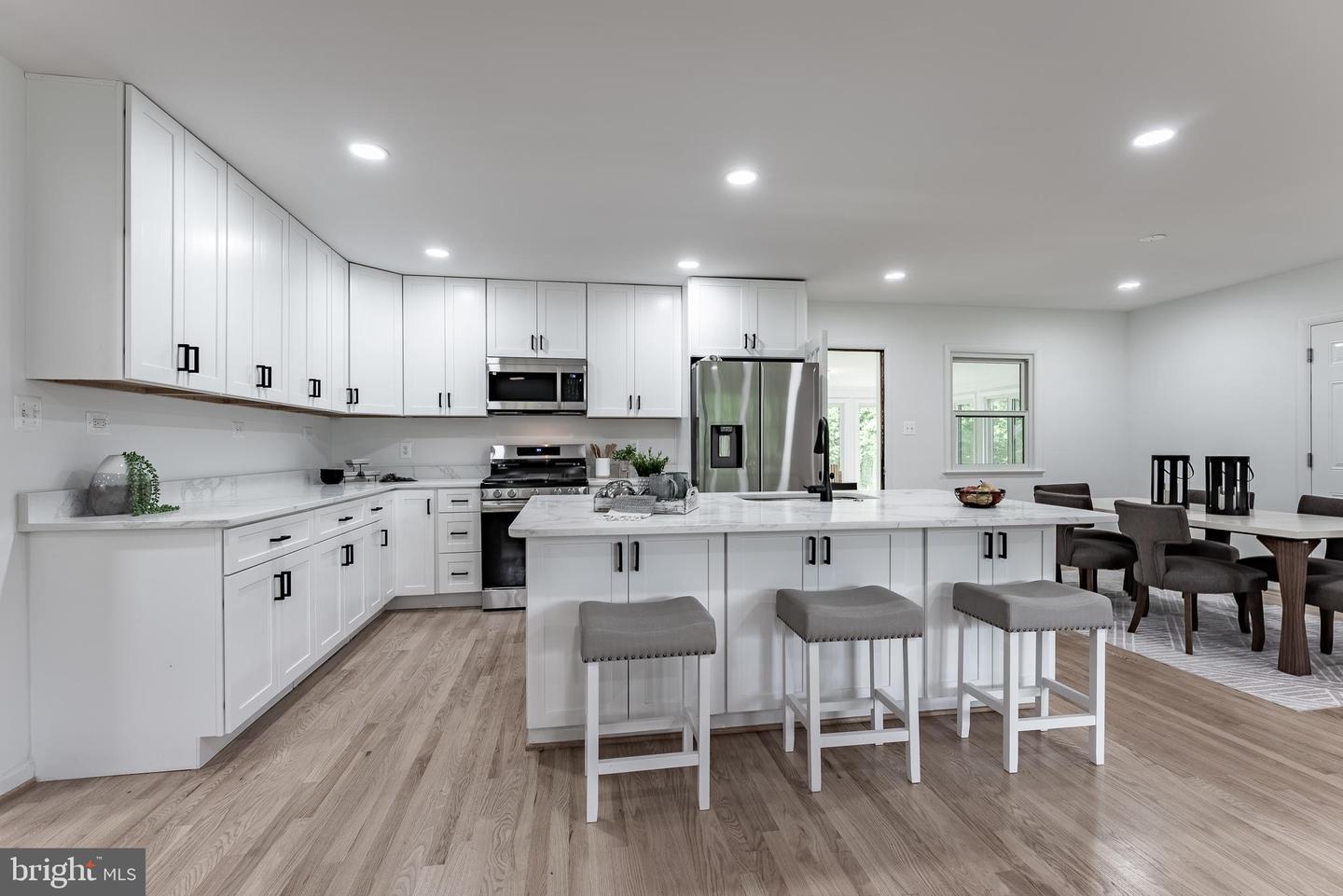 6420 SLEEPY RIDGE RD, FALLS CHURCH, Virginia 22042, 4 Bedrooms Bedrooms, ,3 BathroomsBathrooms,Residential,For sale,6420 SLEEPY RIDGE RD,VAFX2245134 MLS # VAFX2245134