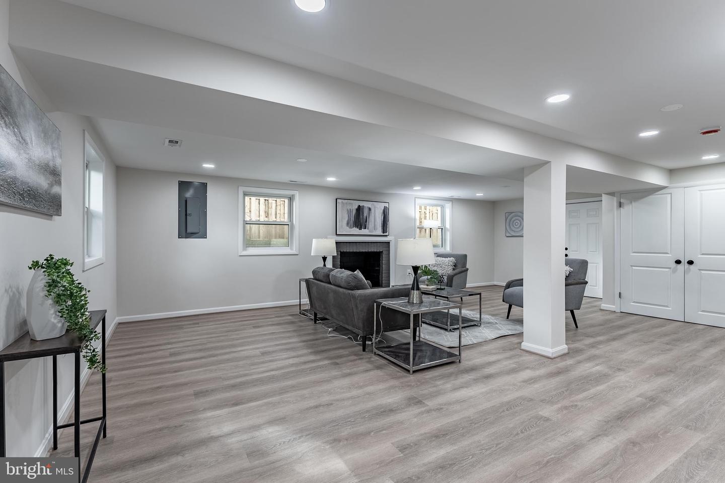 6420 SLEEPY RIDGE RD, FALLS CHURCH, Virginia 22042, 4 Bedrooms Bedrooms, ,3 BathroomsBathrooms,Residential,For sale,6420 SLEEPY RIDGE RD,VAFX2245134 MLS # VAFX2245134