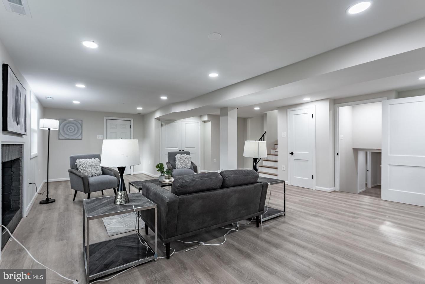 6420 SLEEPY RIDGE RD, FALLS CHURCH, Virginia 22042, 4 Bedrooms Bedrooms, ,3 BathroomsBathrooms,Residential,For sale,6420 SLEEPY RIDGE RD,VAFX2245134 MLS # VAFX2245134