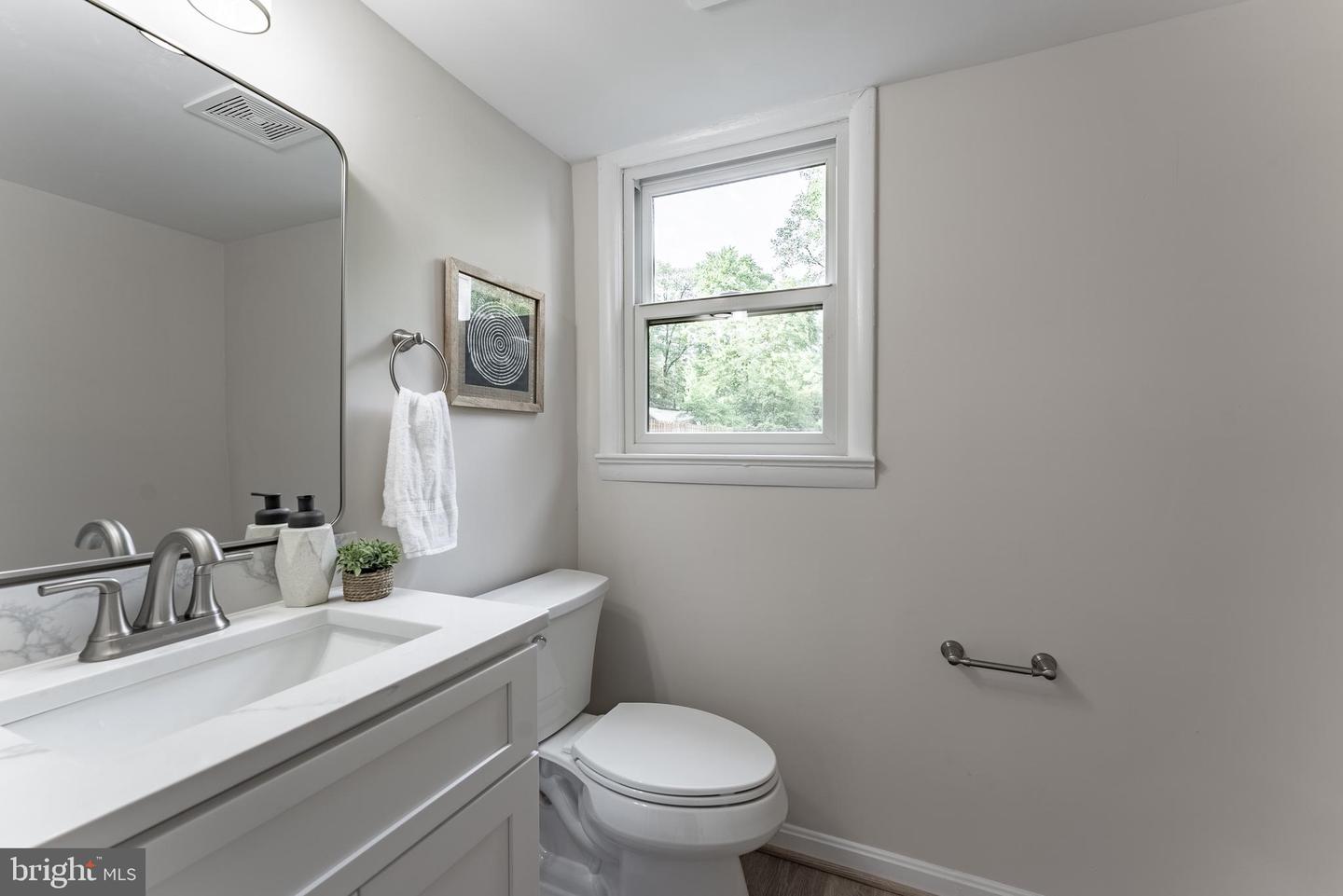 6420 SLEEPY RIDGE RD, FALLS CHURCH, Virginia 22042, 4 Bedrooms Bedrooms, ,3 BathroomsBathrooms,Residential,For sale,6420 SLEEPY RIDGE RD,VAFX2245134 MLS # VAFX2245134