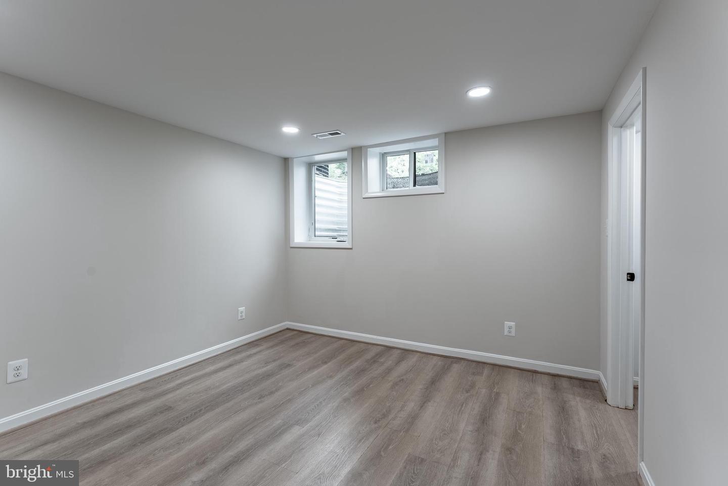 6420 SLEEPY RIDGE RD, FALLS CHURCH, Virginia 22042, 4 Bedrooms Bedrooms, ,3 BathroomsBathrooms,Residential,For sale,6420 SLEEPY RIDGE RD,VAFX2245134 MLS # VAFX2245134