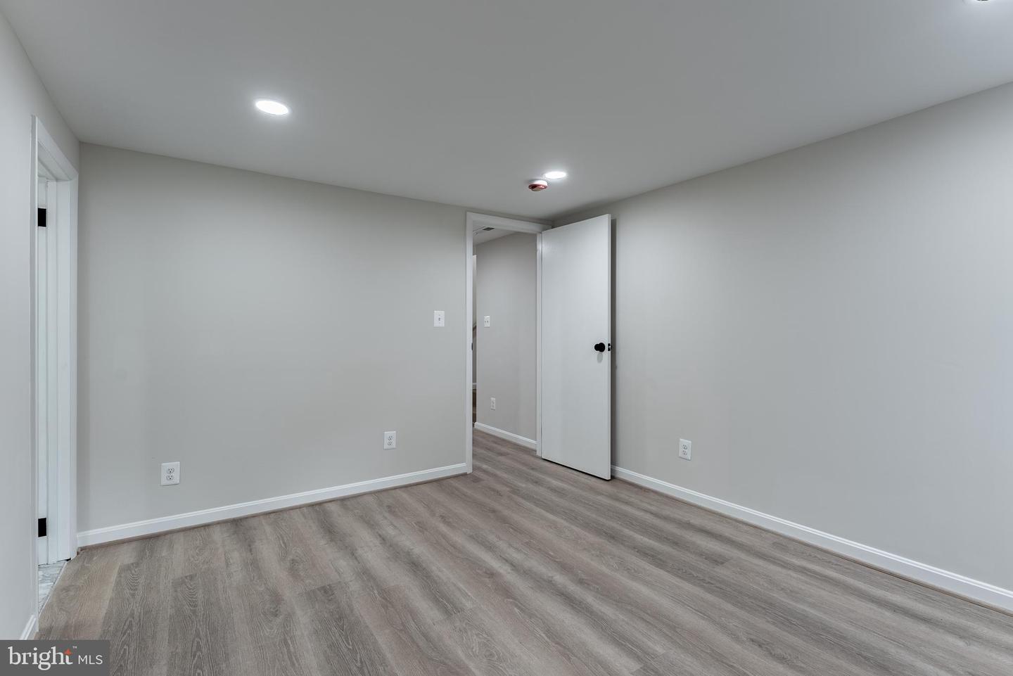 6420 SLEEPY RIDGE RD, FALLS CHURCH, Virginia 22042, 4 Bedrooms Bedrooms, ,3 BathroomsBathrooms,Residential,For sale,6420 SLEEPY RIDGE RD,VAFX2245134 MLS # VAFX2245134