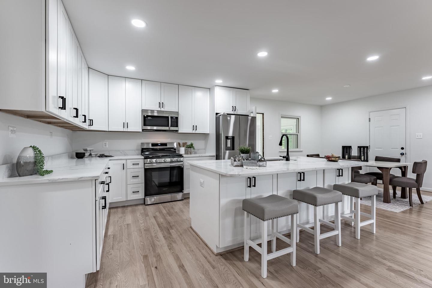 6420 SLEEPY RIDGE RD, FALLS CHURCH, Virginia 22042, 4 Bedrooms Bedrooms, ,3 BathroomsBathrooms,Residential,For sale,6420 SLEEPY RIDGE RD,VAFX2245134 MLS # VAFX2245134