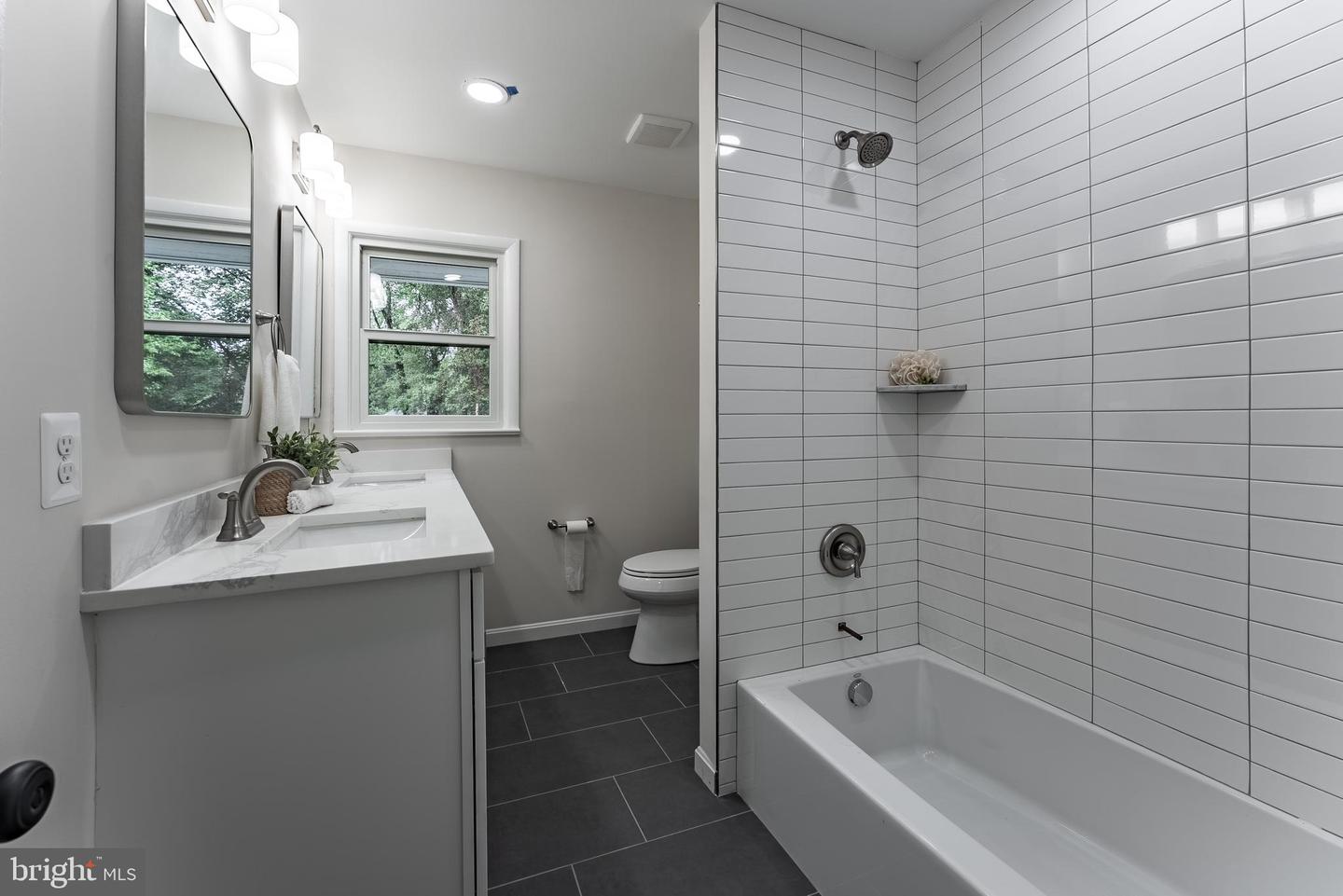 6420 SLEEPY RIDGE RD, FALLS CHURCH, Virginia 22042, 4 Bedrooms Bedrooms, ,3 BathroomsBathrooms,Residential,For sale,6420 SLEEPY RIDGE RD,VAFX2245134 MLS # VAFX2245134