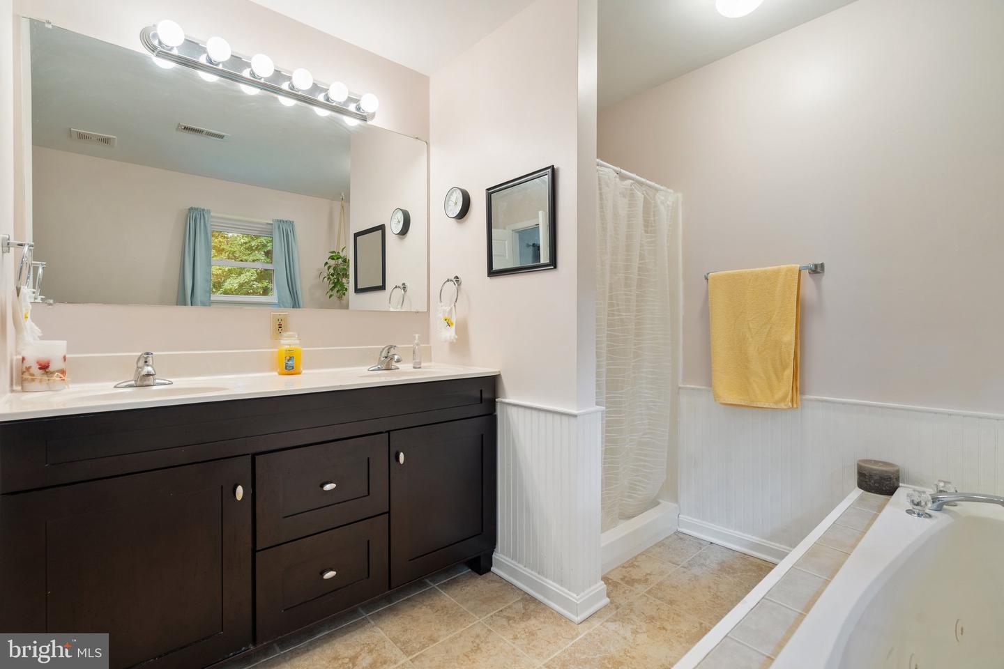 7401 LITTLE CT, WARRENTON, Virginia 20187, 4 Bedrooms Bedrooms, ,2 BathroomsBathrooms,Residential,For sale,7401 LITTLE CT,VAFQ2016920 MLS # VAFQ2016920