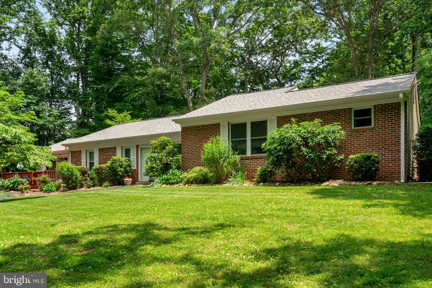 7401 LITTLE CT, WARRENTON, Virginia 20187, 4 Bedrooms Bedrooms, ,2 BathroomsBathrooms,Residential,For sale,7401 LITTLE CT,VAFQ2016920 MLS # VAFQ2016920