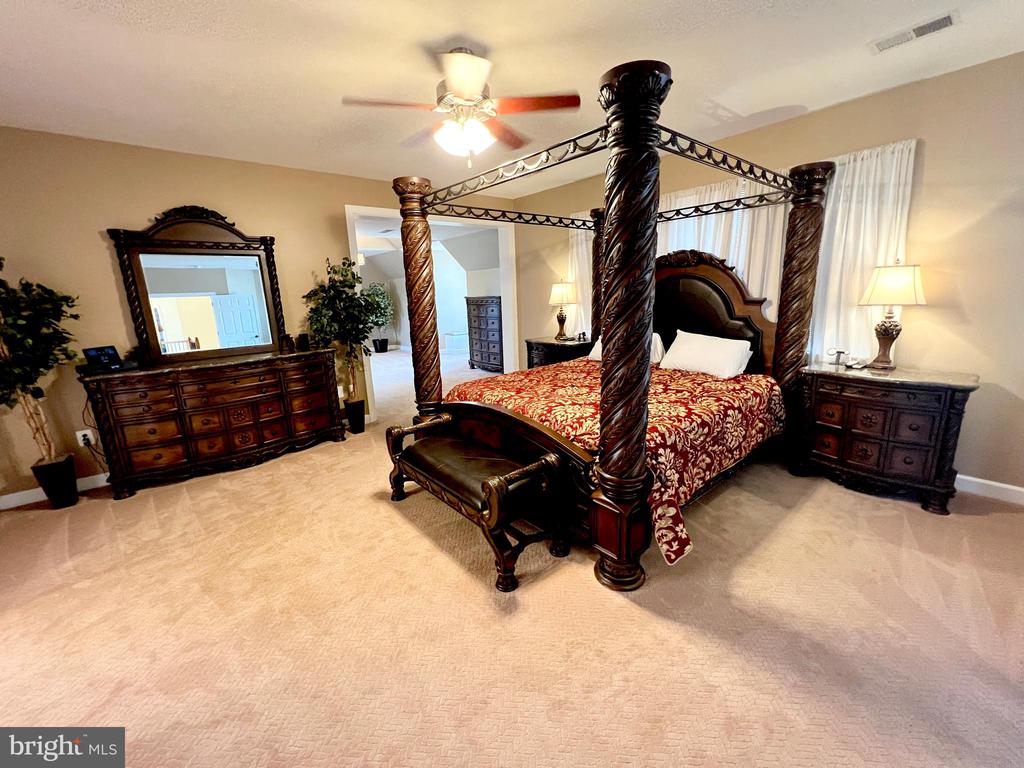9404 DUNEDIN CT, FREDERICKSBURG, Virginia 22407, 6 Bedrooms Bedrooms, ,6 BathroomsBathrooms,Residential,9404 DUNEDIN CT,VASP2034088 MLS # VASP2034088
