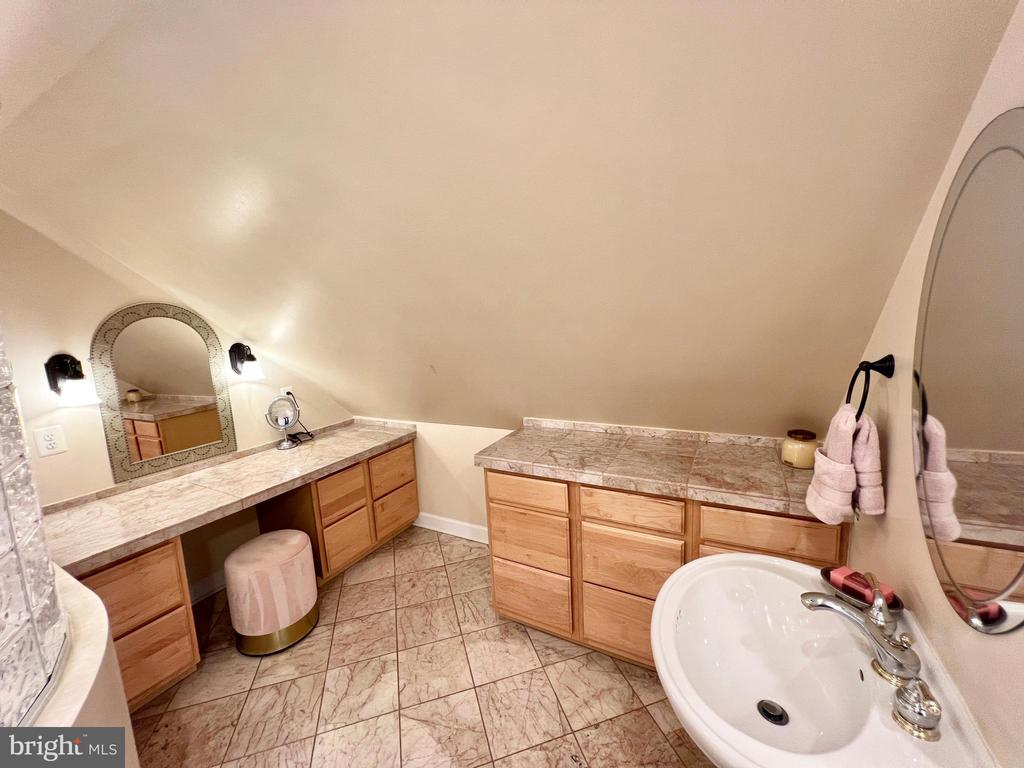 9404 DUNEDIN CT, FREDERICKSBURG, Virginia 22407, 6 Bedrooms Bedrooms, ,6 BathroomsBathrooms,Residential,9404 DUNEDIN CT,VASP2034088 MLS # VASP2034088