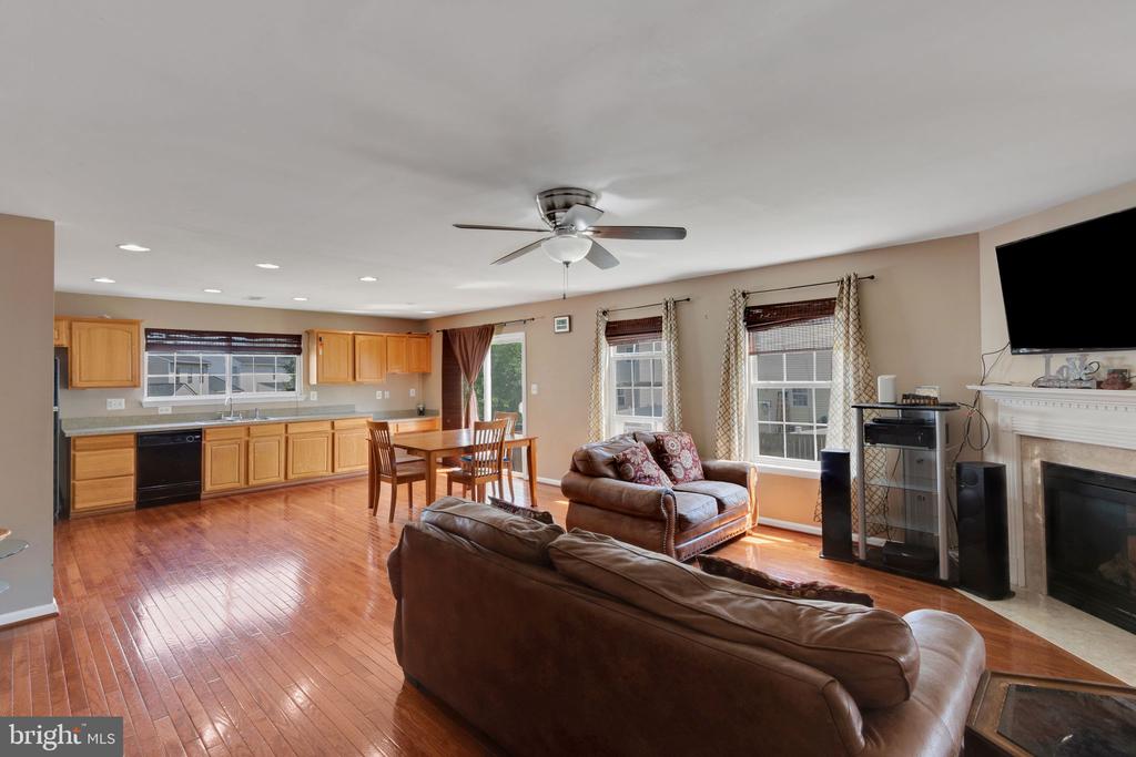 937 LAKEWOOD CIR, CULPEPER, Virginia 22701, 4 Bedrooms Bedrooms, ,2 BathroomsBathrooms,Residential,937 LAKEWOOD CIR,VACU2010898 MLS # VACU2010898