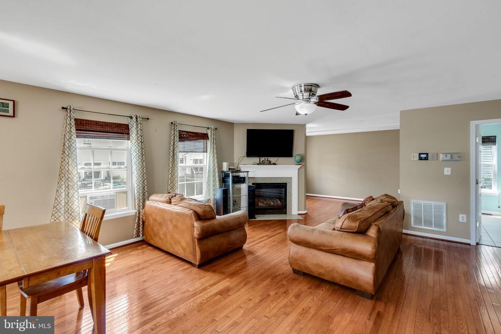 937 LAKEWOOD CIR, CULPEPER, Virginia 22701, 4 Bedrooms Bedrooms, ,2 BathroomsBathrooms,Residential,937 LAKEWOOD CIR,VACU2010898 MLS # VACU2010898