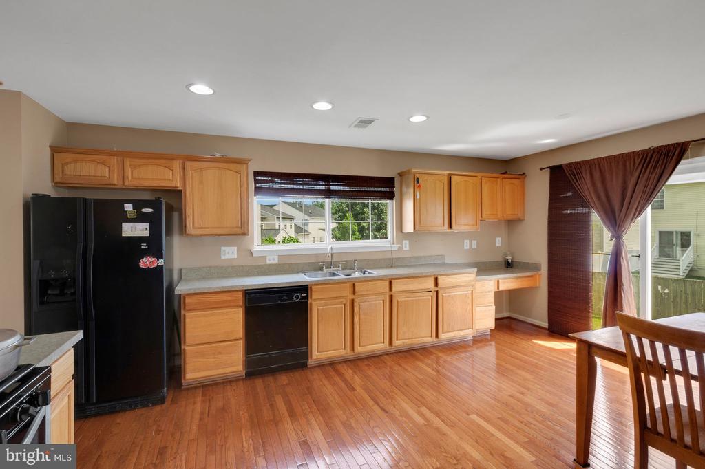 937 LAKEWOOD CIR, CULPEPER, Virginia 22701, 4 Bedrooms Bedrooms, ,2 BathroomsBathrooms,Residential,937 LAKEWOOD CIR,VACU2010898 MLS # VACU2010898
