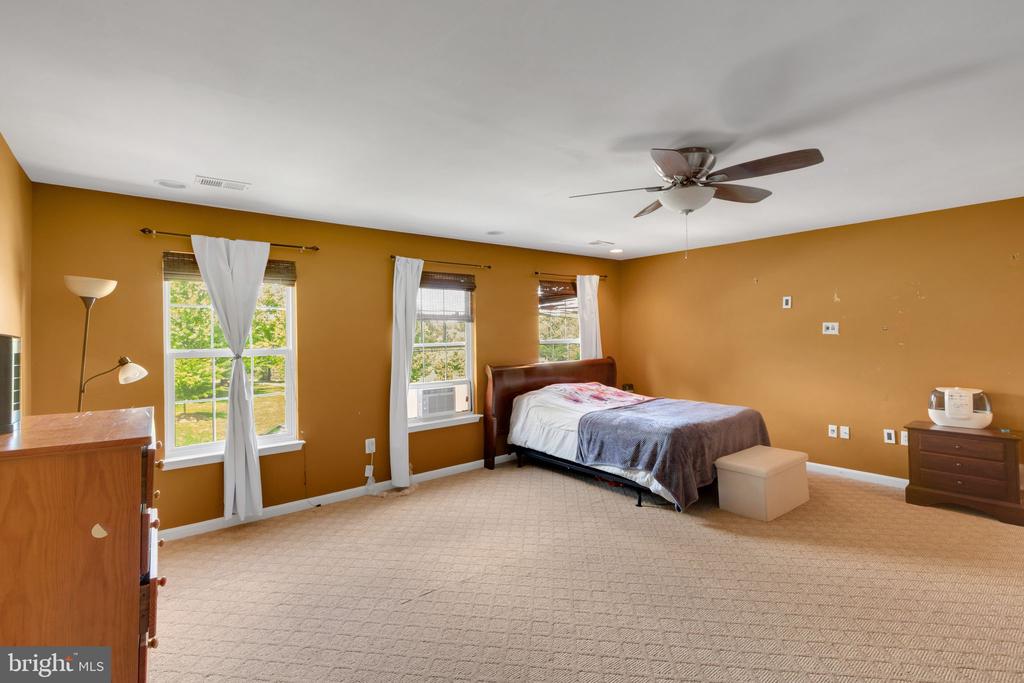 937 LAKEWOOD CIR, CULPEPER, Virginia 22701, 4 Bedrooms Bedrooms, ,2 BathroomsBathrooms,Residential,937 LAKEWOOD CIR,VACU2010898 MLS # VACU2010898