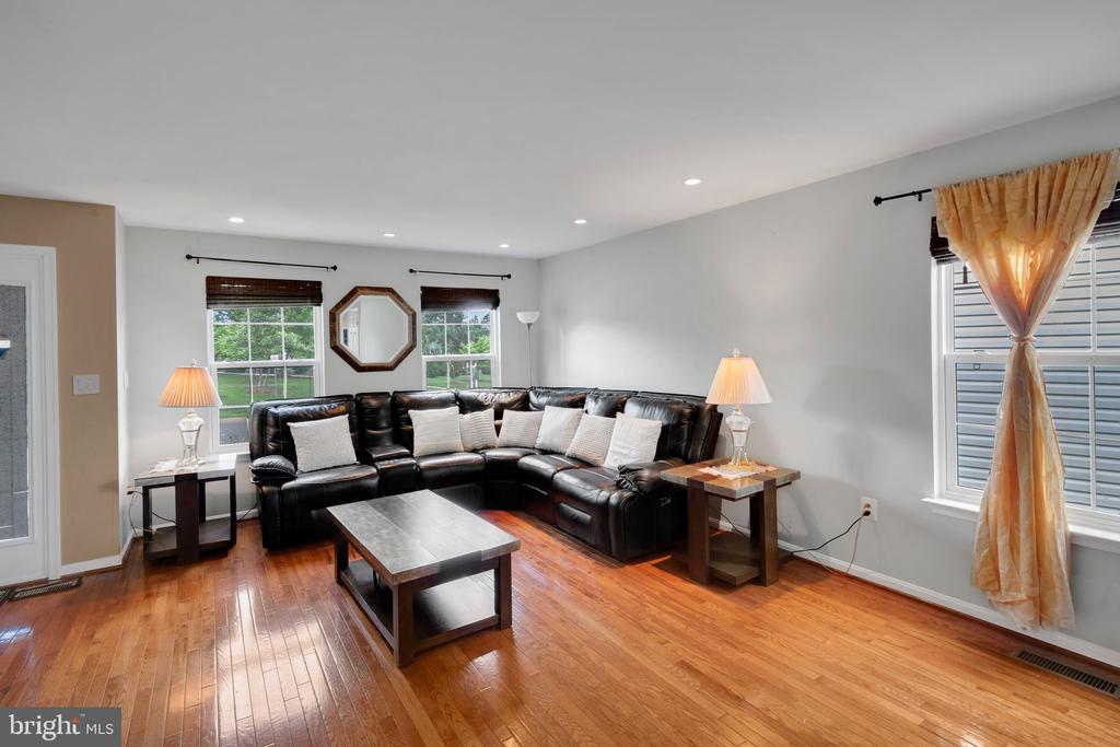 937 LAKEWOOD CIR, CULPEPER, Virginia 22701, 4 Bedrooms Bedrooms, ,2 BathroomsBathrooms,Residential,937 LAKEWOOD CIR,VACU2010898 MLS # VACU2010898