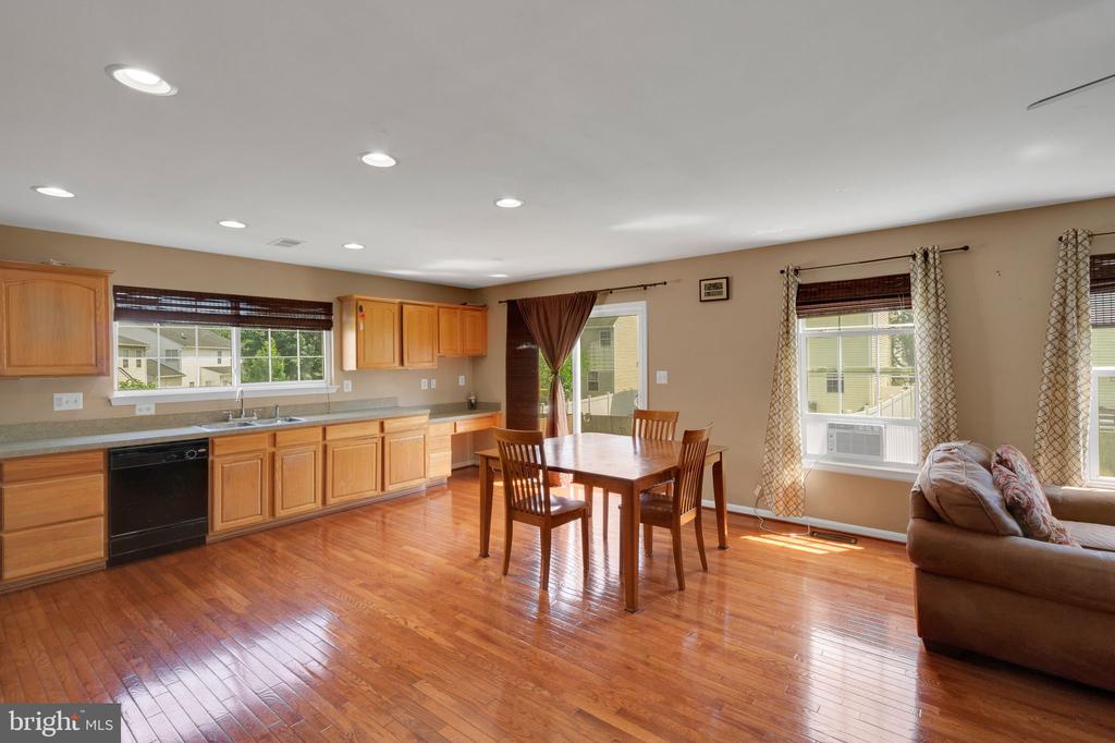 937 LAKEWOOD CIR, CULPEPER, Virginia 22701, 4 Bedrooms Bedrooms, ,2 BathroomsBathrooms,Residential,937 LAKEWOOD CIR,VACU2010898 MLS # VACU2010898