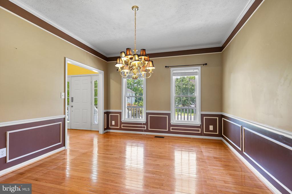 2703 SCHUMANN ST, FREDERICKSBURG, Virginia 22408, 5 Bedrooms Bedrooms, ,3 BathroomsBathrooms,Residential,2703 SCHUMANN ST,VASP2034230 MLS # VASP2034230