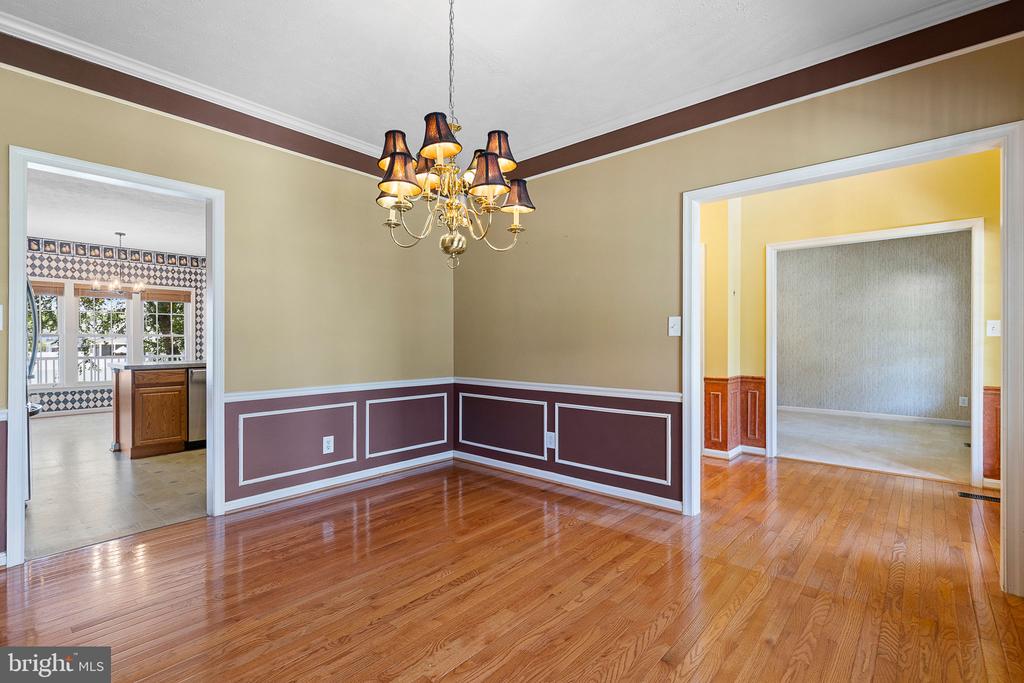 2703 SCHUMANN ST, FREDERICKSBURG, Virginia 22408, 5 Bedrooms Bedrooms, ,3 BathroomsBathrooms,Residential,2703 SCHUMANN ST,VASP2034230 MLS # VASP2034230