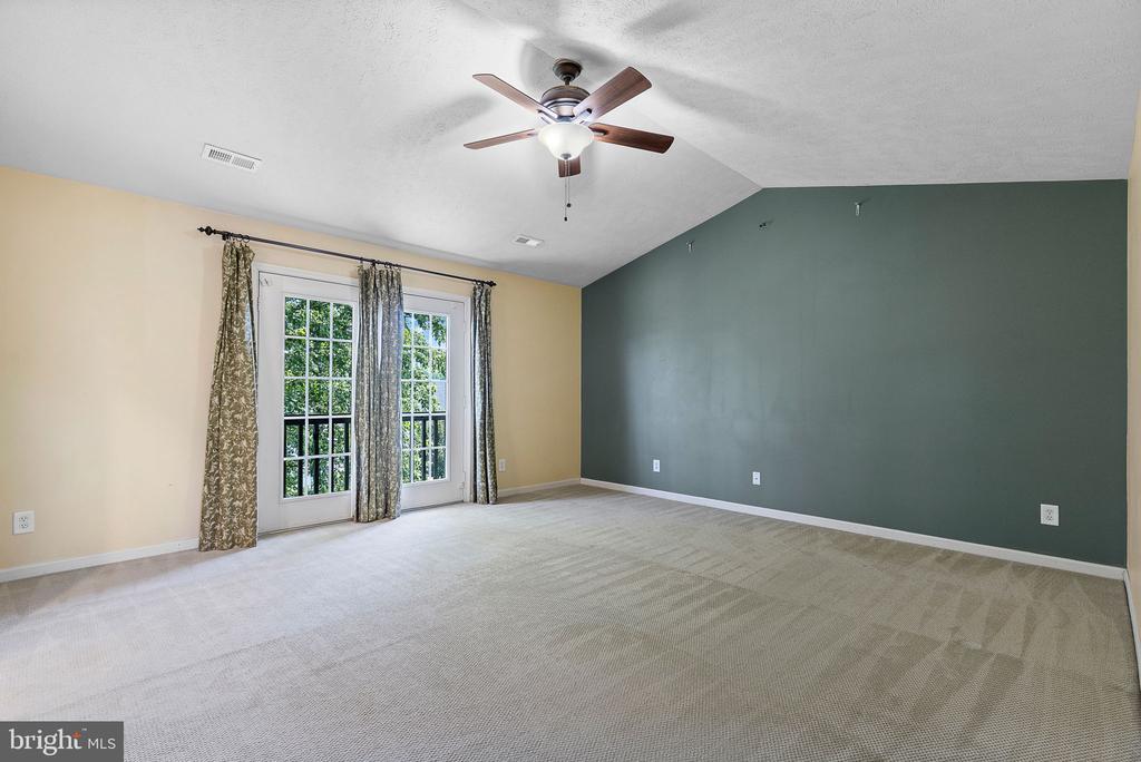 2703 SCHUMANN ST, FREDERICKSBURG, Virginia 22408, 5 Bedrooms Bedrooms, ,3 BathroomsBathrooms,Residential,2703 SCHUMANN ST,VASP2034230 MLS # VASP2034230