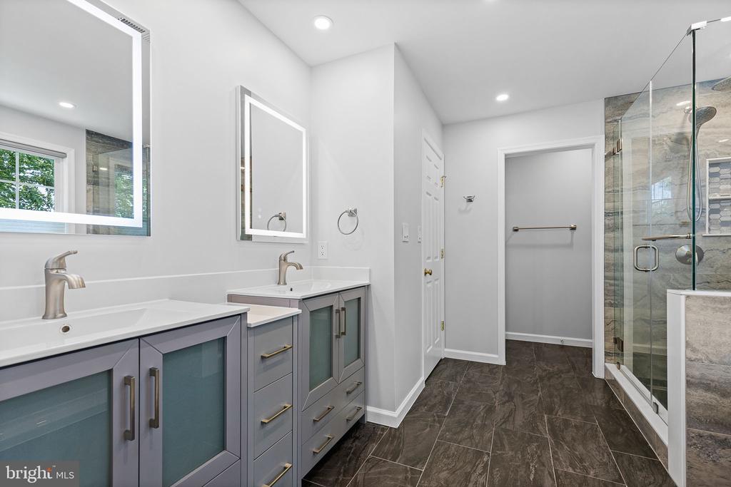 2703 SCHUMANN ST, FREDERICKSBURG, Virginia 22408, 5 Bedrooms Bedrooms, ,3 BathroomsBathrooms,Residential,2703 SCHUMANN ST,VASP2034230 MLS # VASP2034230