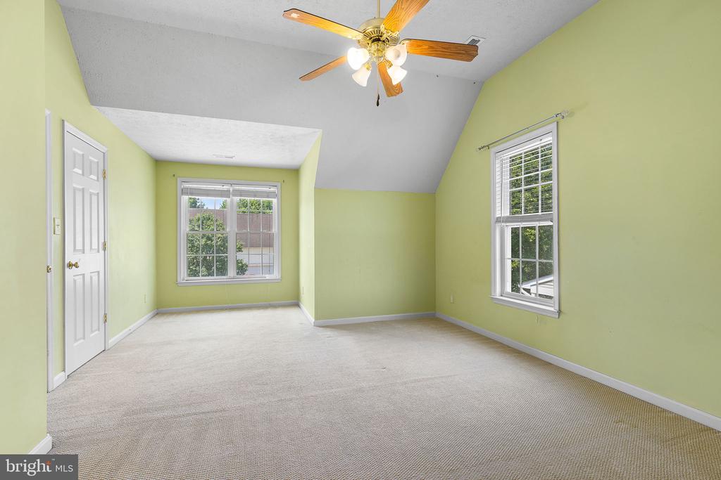 2703 SCHUMANN ST, FREDERICKSBURG, Virginia 22408, 5 Bedrooms Bedrooms, ,3 BathroomsBathrooms,Residential,2703 SCHUMANN ST,VASP2034230 MLS # VASP2034230