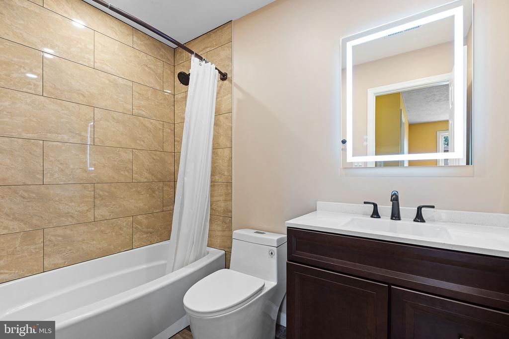 2703 SCHUMANN ST, FREDERICKSBURG, Virginia 22408, 5 Bedrooms Bedrooms, ,3 BathroomsBathrooms,Residential,2703 SCHUMANN ST,VASP2034230 MLS # VASP2034230