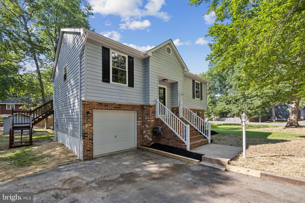 10716 CRESTWOOD DR, SPOTSYLVANIA, Virginia 22553, 3 Bedrooms Bedrooms, ,2 BathroomsBathrooms,Residential,10716 CRESTWOOD DR,VASP2034242 MLS # VASP2034242