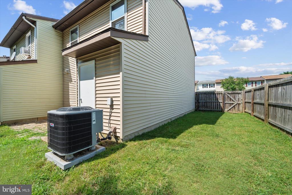 5242 MAGNOLIA PL, FREDERICKSBURG, Virginia 22407, 3 Bedrooms Bedrooms, ,1 BathroomBathrooms,Residential,BREEZEWOOD,5242 MAGNOLIA PL,VASP2034290 MLS # VASP2034290