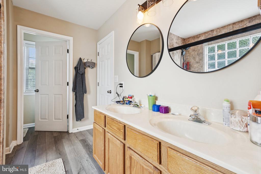 9310 TIMBERLAKE RD, FREDERICKSBURG, Virginia 22408, 3 Bedrooms Bedrooms, ,3 BathroomsBathrooms,Residential,9310 TIMBERLAKE RD,VASP2034300 MLS # VASP2034300