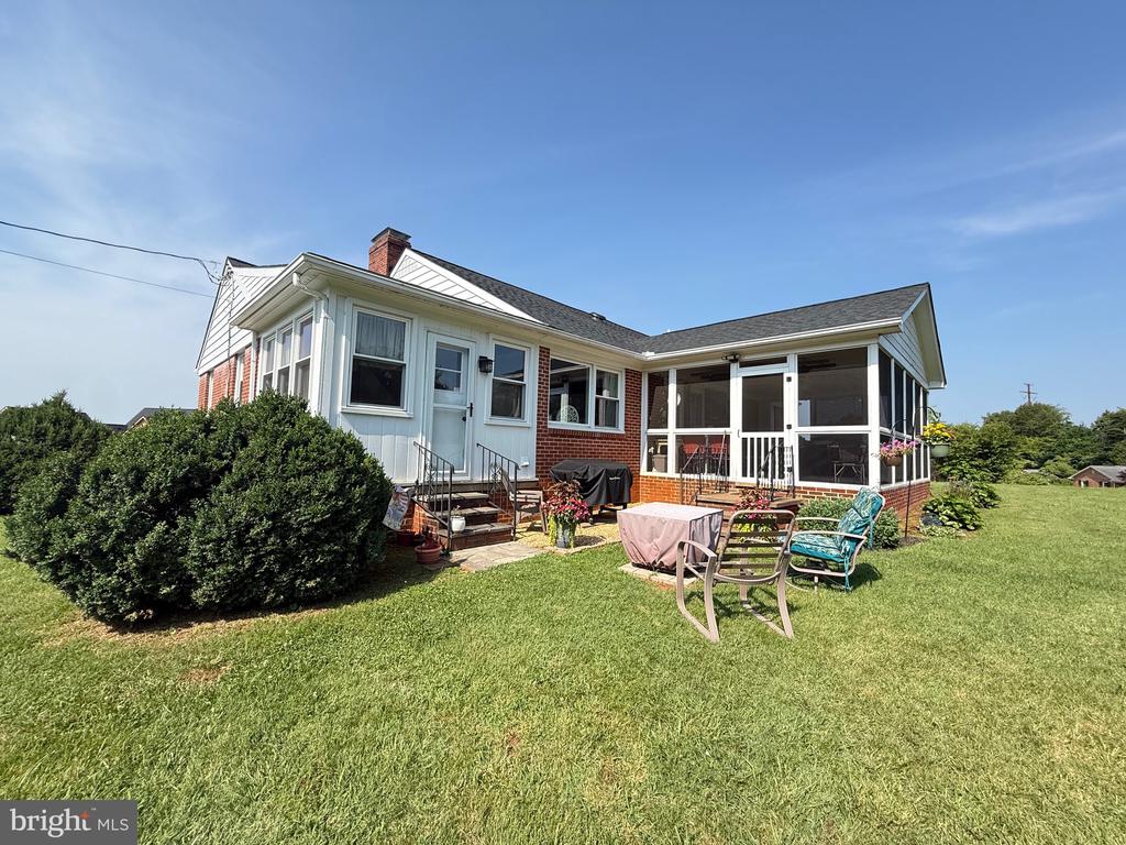 11281 CRESTVIEW DR, ORANGE, Virginia 22960, 3 Bedrooms Bedrooms, ,2 BathroomsBathrooms,Residential,11281 CRESTVIEW DR,VAOR2010040 MLS # VAOR2010040