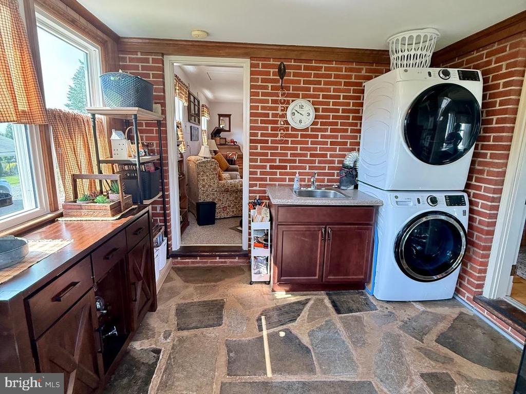 11281 CRESTVIEW DR, ORANGE, Virginia 22960, 3 Bedrooms Bedrooms, ,2 BathroomsBathrooms,Residential,11281 CRESTVIEW DR,VAOR2010040 MLS # VAOR2010040
