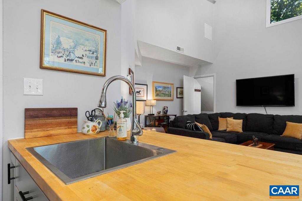 803 LAURELWOOD CONDOS, WINTERGREEN RESORT, Virginia 22967, 2 Bedrooms Bedrooms, ,2 BathroomsBathrooms,Residential,803 LAURELWOOD CONDOS,666168 MLS # 666168