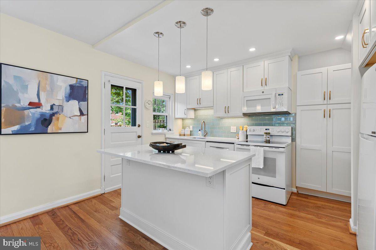 4519 34TH ST S, ARLINGTON, Virginia 22206, 2 Bedrooms Bedrooms, ,3 BathroomsBathrooms,Residential,For sale,4519 34TH ST S,VAAR2059020 MLS # VAAR2059020