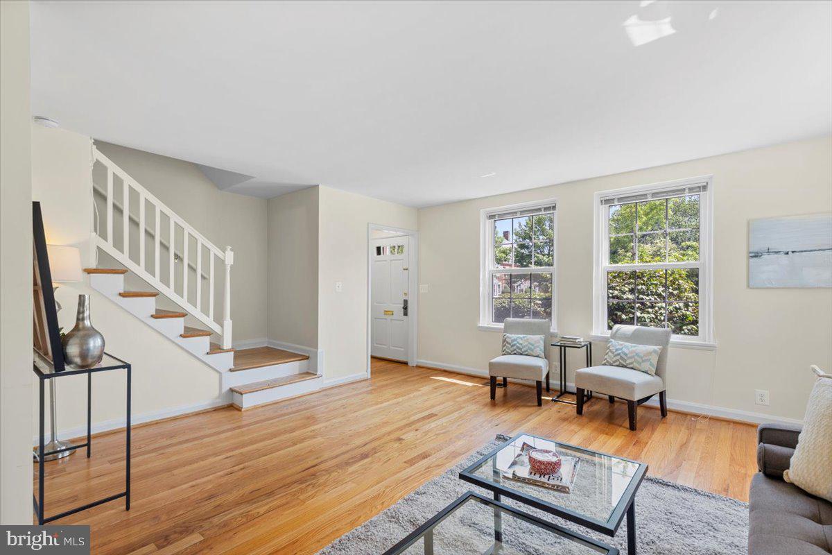 4519 34TH ST S, ARLINGTON, Virginia 22206, 2 Bedrooms Bedrooms, ,3 BathroomsBathrooms,Residential,For sale,4519 34TH ST S,VAAR2059020 MLS # VAAR2059020