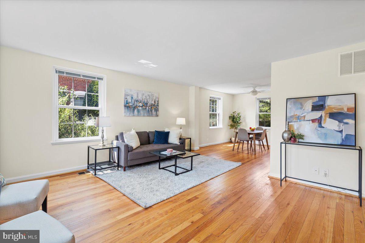 4519 34TH ST S, ARLINGTON, Virginia 22206, 2 Bedrooms Bedrooms, ,3 BathroomsBathrooms,Residential,For sale,4519 34TH ST S,VAAR2059020 MLS # VAAR2059020