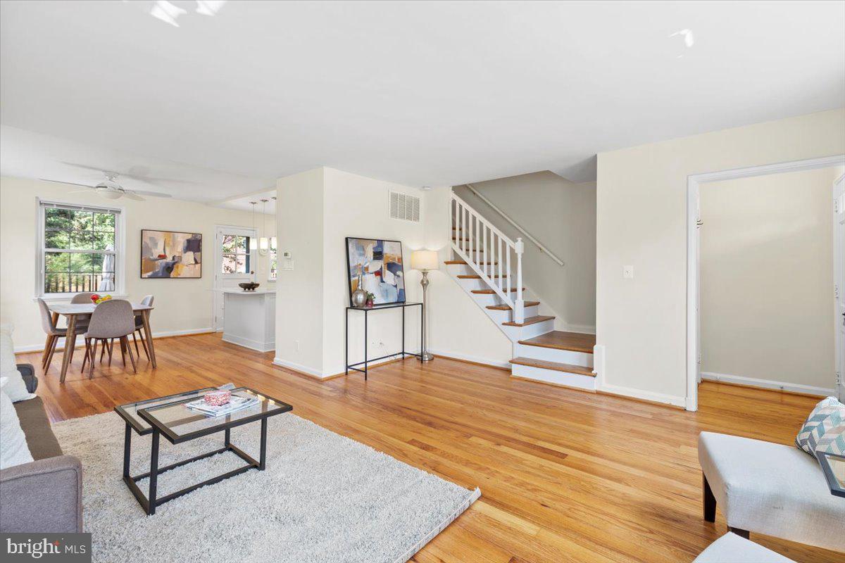 4519 34TH ST S, ARLINGTON, Virginia 22206, 2 Bedrooms Bedrooms, ,3 BathroomsBathrooms,Residential,For sale,4519 34TH ST S,VAAR2059020 MLS # VAAR2059020