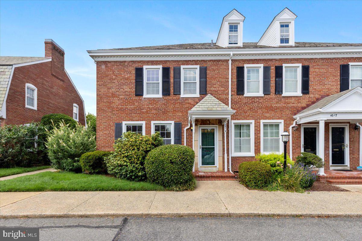 4519 34TH ST S, ARLINGTON, Virginia 22206, 2 Bedrooms Bedrooms, ,3 BathroomsBathrooms,Residential,For sale,4519 34TH ST S,VAAR2059020 MLS # VAAR2059020