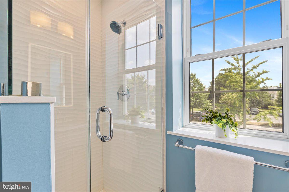 4519 34TH ST S, ARLINGTON, Virginia 22206, 2 Bedrooms Bedrooms, ,3 BathroomsBathrooms,Residential,For sale,4519 34TH ST S,VAAR2059020 MLS # VAAR2059020