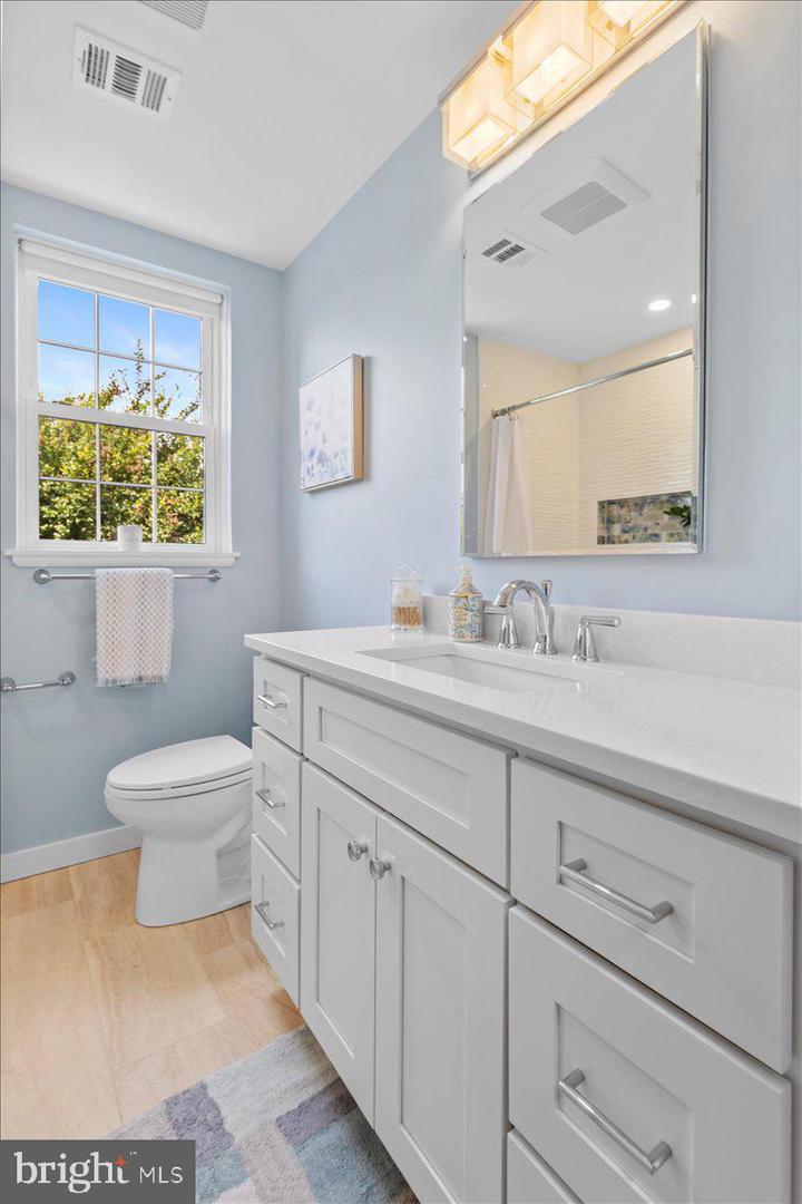 4519 34TH ST S, ARLINGTON, Virginia 22206, 2 Bedrooms Bedrooms, ,3 BathroomsBathrooms,Residential,For sale,4519 34TH ST S,VAAR2059020 MLS # VAAR2059020