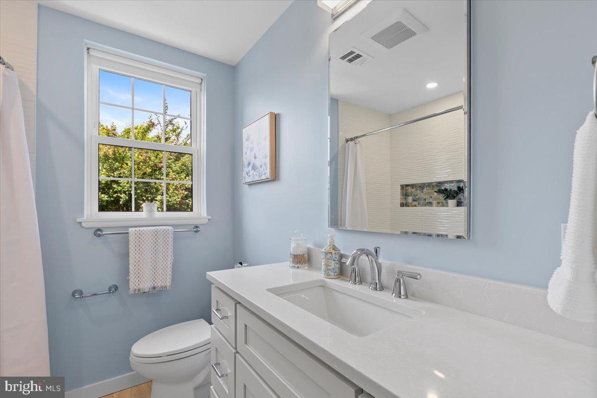 4519 34TH ST S, ARLINGTON, Virginia 22206, 2 Bedrooms Bedrooms, ,3 BathroomsBathrooms,Residential,For sale,4519 34TH ST S,VAAR2059020 MLS # VAAR2059020