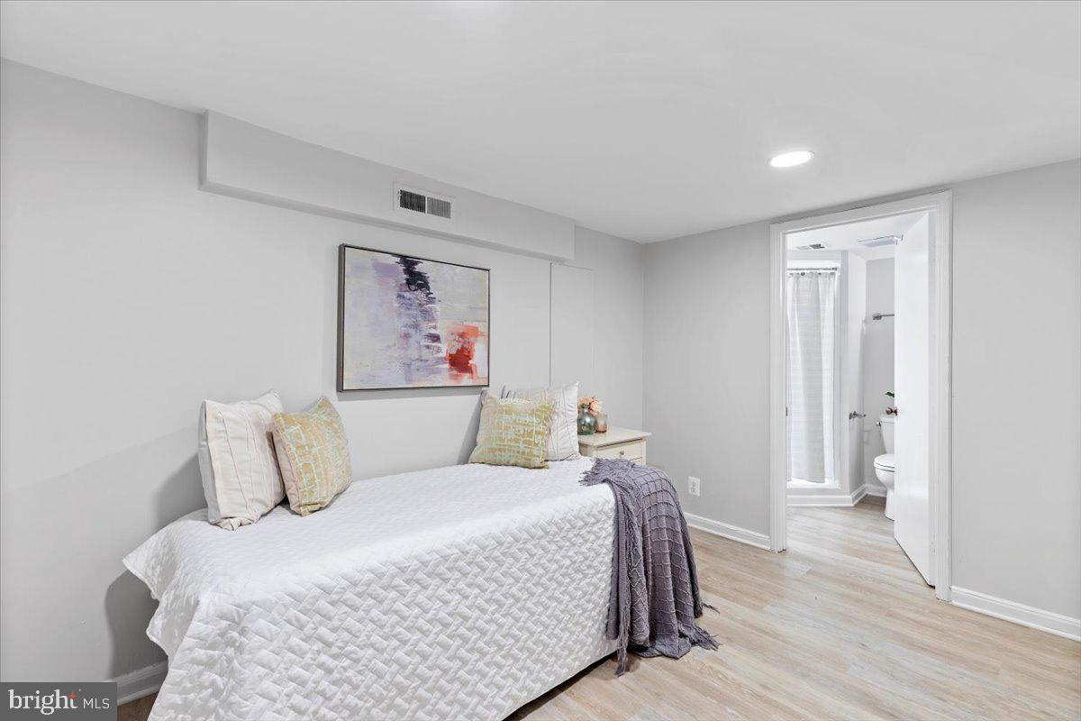 4519 34TH ST S, ARLINGTON, Virginia 22206, 2 Bedrooms Bedrooms, ,3 BathroomsBathrooms,Residential,For sale,4519 34TH ST S,VAAR2059020 MLS # VAAR2059020