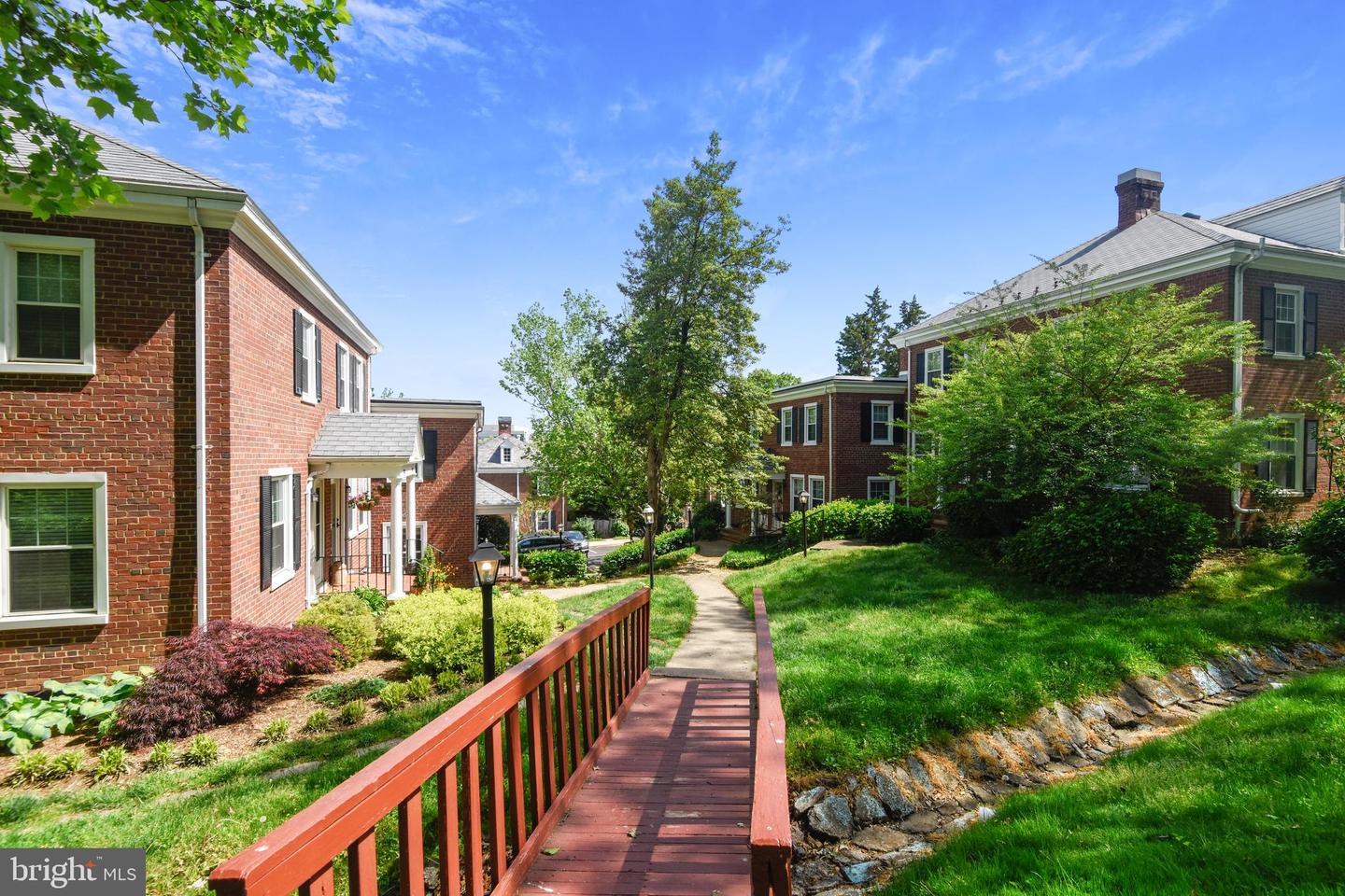 4519 34TH ST S, ARLINGTON, Virginia 22206, 2 Bedrooms Bedrooms, ,3 BathroomsBathrooms,Residential,For sale,4519 34TH ST S,VAAR2059020 MLS # VAAR2059020