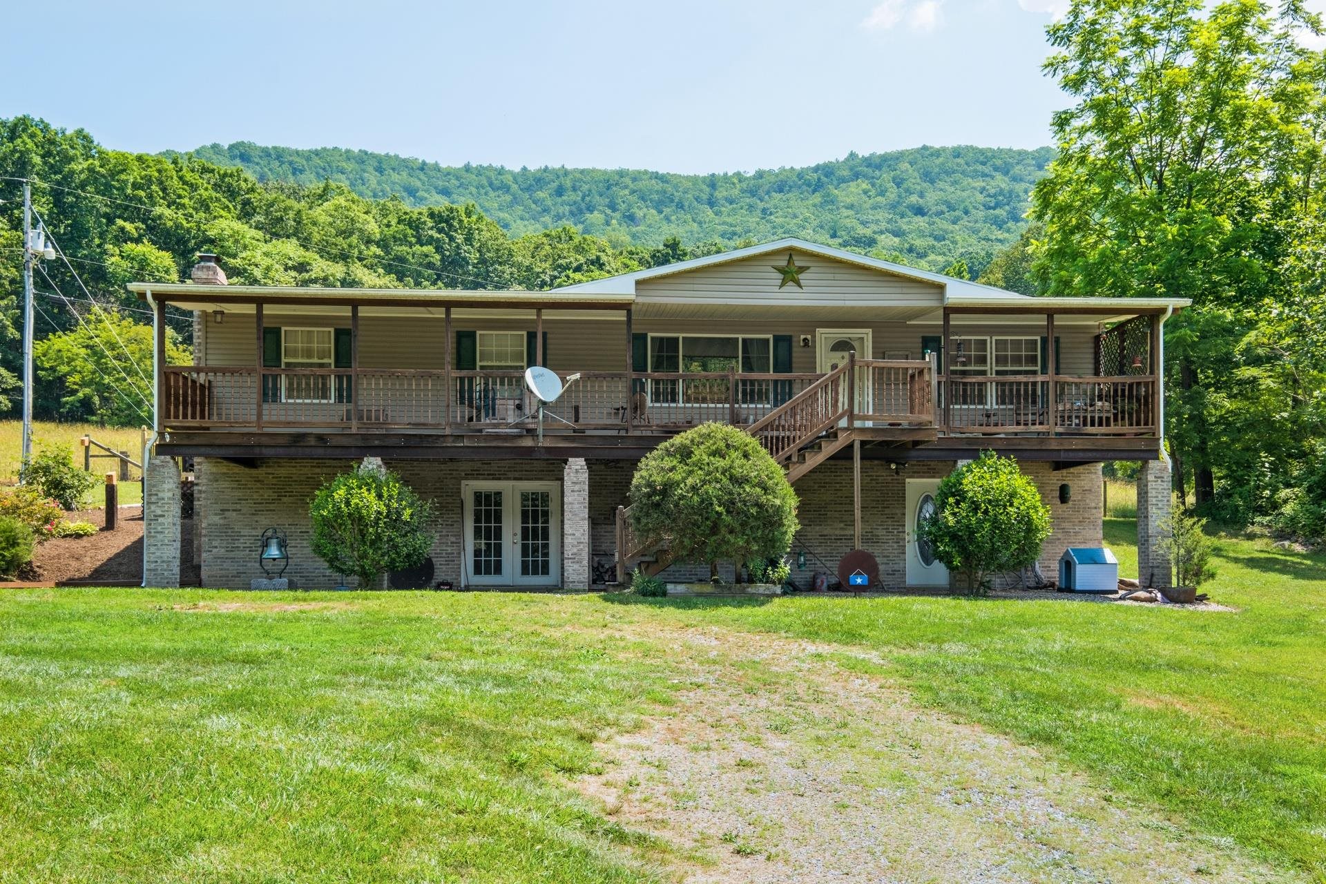 554 HARRIS COVE LN, ELKTON, Virginia 22827, 3 Bedrooms Bedrooms, ,2 BathroomsBathrooms,Residential,554 HARRIS COVE LN,666253 MLS # 666253