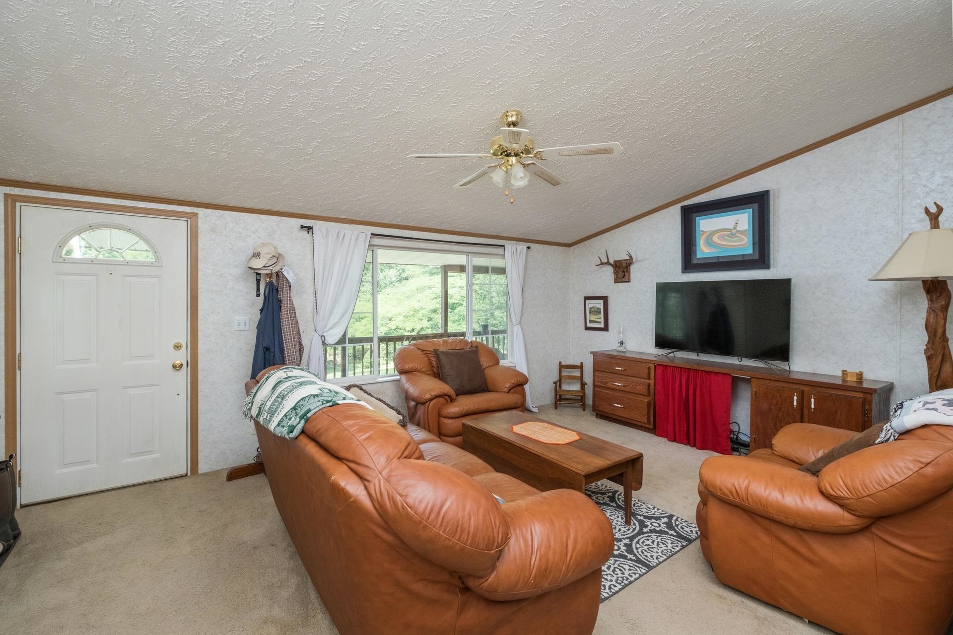 554 HARRIS COVE LN, ELKTON, Virginia 22827, 3 Bedrooms Bedrooms, ,2 BathroomsBathrooms,Residential,554 HARRIS COVE LN,666253 MLS # 666253