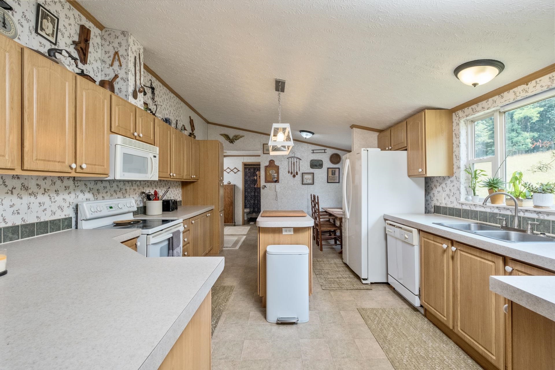 554 HARRIS COVE LN, ELKTON, Virginia 22827, 3 Bedrooms Bedrooms, ,2 BathroomsBathrooms,Residential,554 HARRIS COVE LN,666253 MLS # 666253