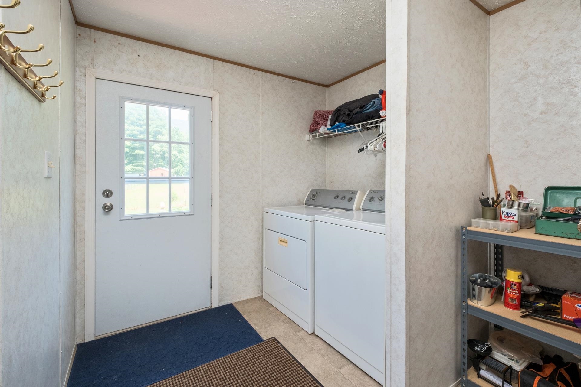 554 HARRIS COVE LN, ELKTON, Virginia 22827, 3 Bedrooms Bedrooms, ,2 BathroomsBathrooms,Residential,554 HARRIS COVE LN,666253 MLS # 666253