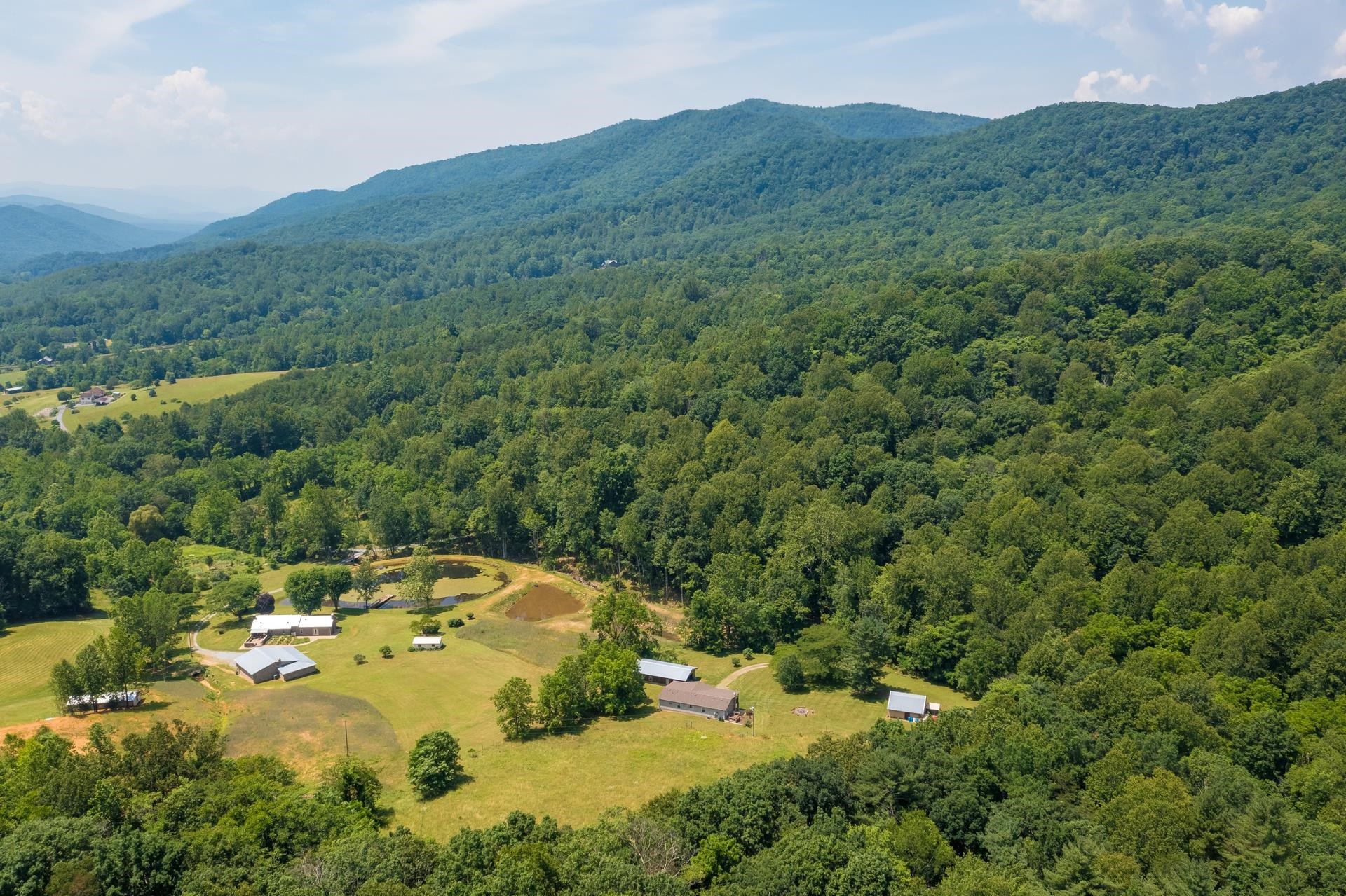 554 HARRIS COVE LN, ELKTON, Virginia 22827, 3 Bedrooms Bedrooms, ,2 BathroomsBathrooms,Residential,554 HARRIS COVE LN,666253 MLS # 666253