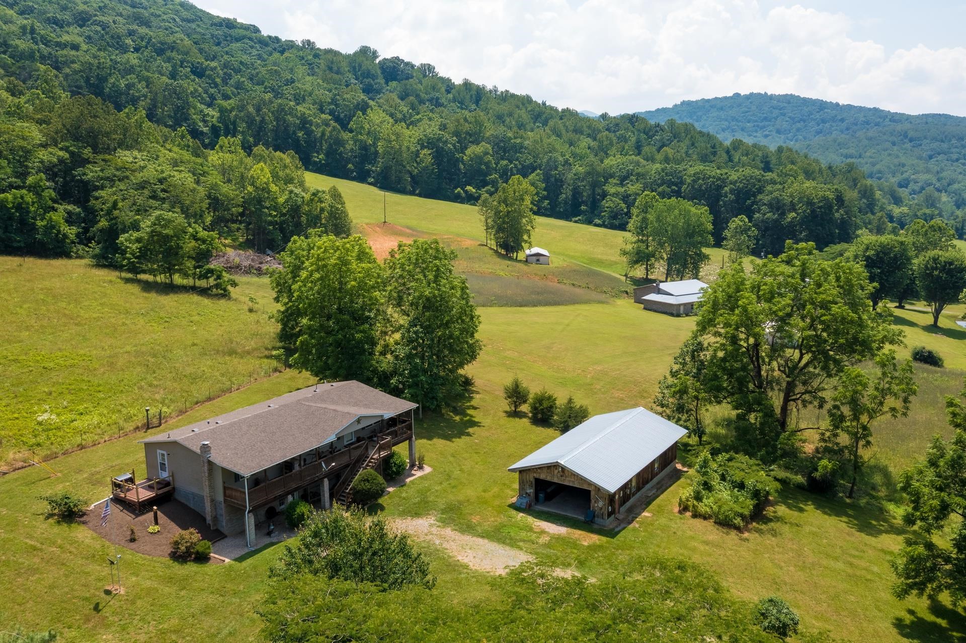 554 HARRIS COVE LN, ELKTON, Virginia 22827, 3 Bedrooms Bedrooms, ,2 BathroomsBathrooms,Residential,554 HARRIS COVE LN,666253 MLS # 666253