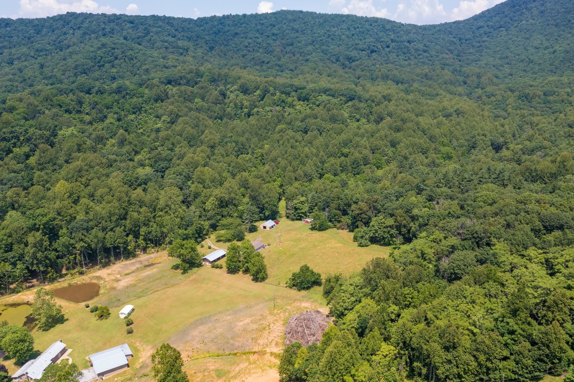 554 HARRIS COVE LN, ELKTON, Virginia 22827, 3 Bedrooms Bedrooms, ,2 BathroomsBathrooms,Residential,554 HARRIS COVE LN,666253 MLS # 666253